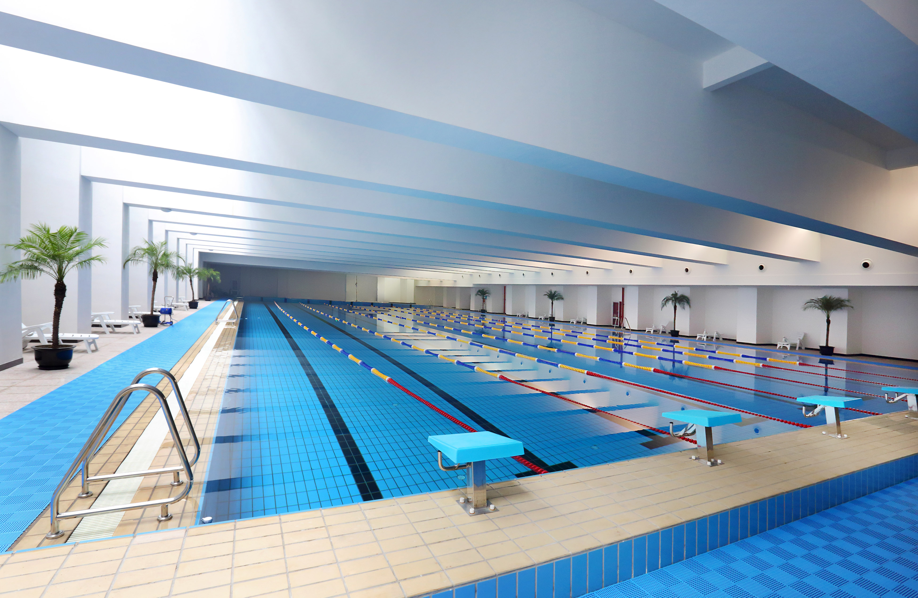 高溫來臨，游泳池“下餃子”水質(zhì)檢測(cè)誰(shuí)把關(guān)?